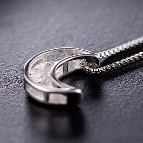 NEW 925 Sterling Silver Simple Moon Necklace - Picture 5 of 8